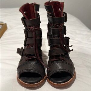 FREE BIRD Stylish Black Leather Buckle Boots